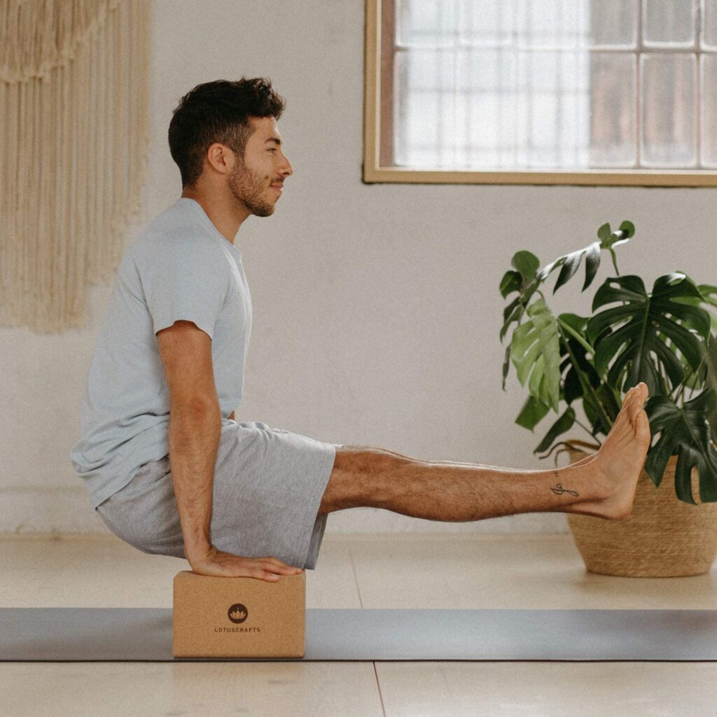 ejercicios yoga con bloques